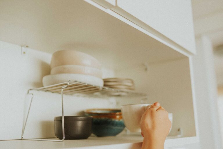 How to Keep a Tidy Fridge and Pantry: Simple Tips for Organized Storage